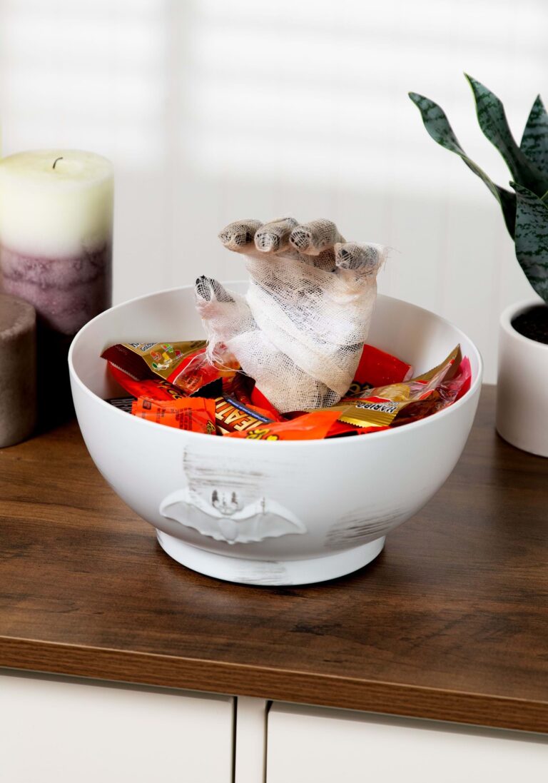 animated-candy-bowl-mummy-hand