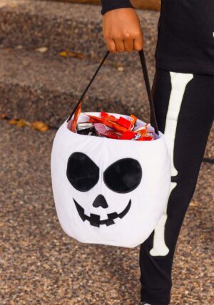 Spooky Skull Trick-Or-Treat Bag